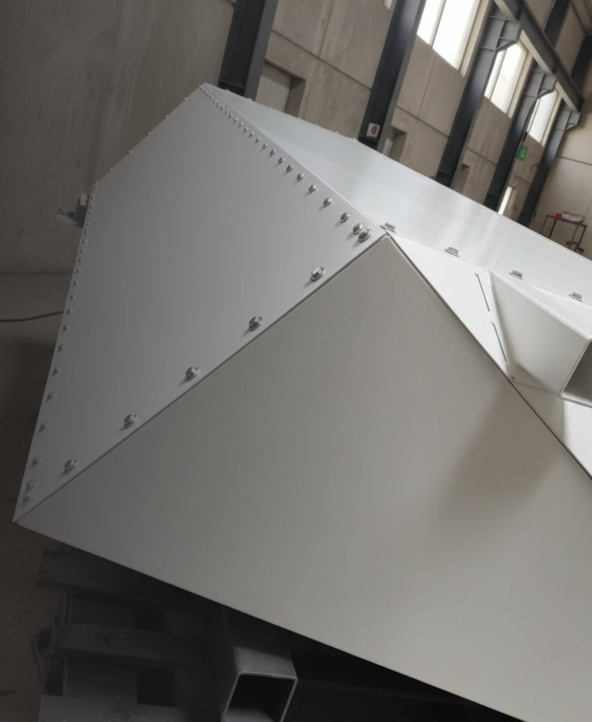 XJENINGS hexagonal silo body in folded-steel construction